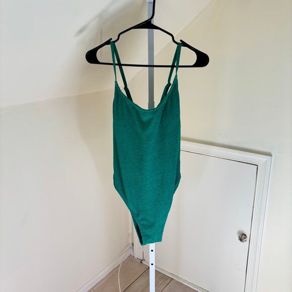 Shade & Shore NWT Women's Pucker Texture Cross Back One Piece Swimsuit Green XL - Picture 3 of 12